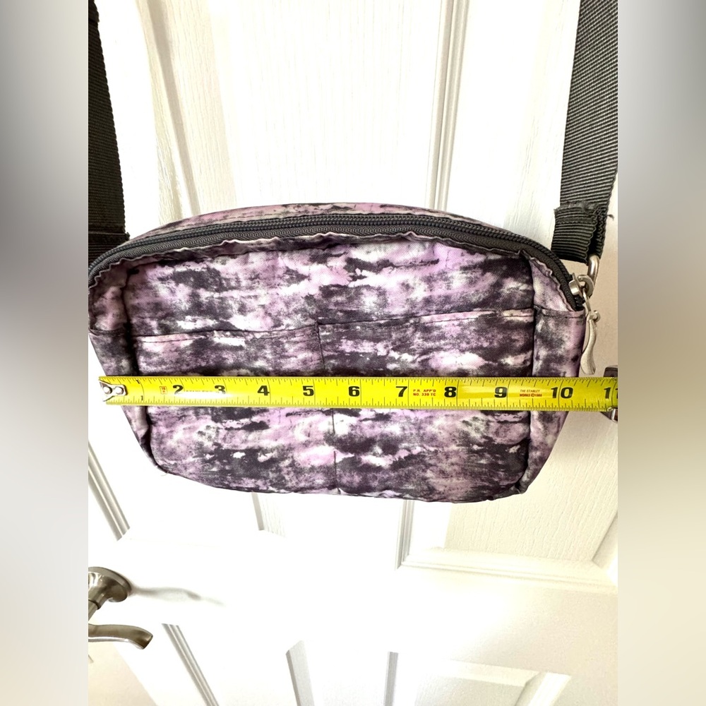 Baggallini Crossbody Shoulder Bag Tie Dye Purple Gray Print 10"x7" Purse - Picture 12 of 13